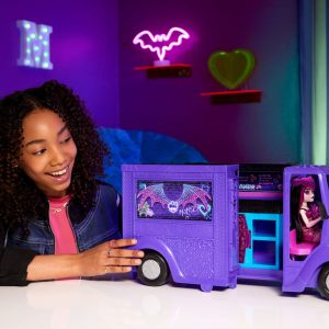 Monster High Draculaura Doll And Fangtastic Rockin’ Food Truck Playset With 13+ Themed Accessories